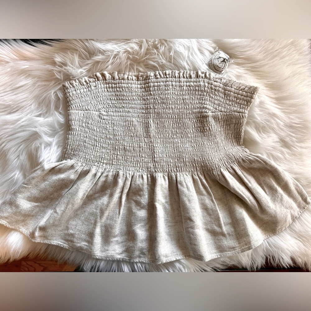 Abercrombie and Fitch size XL, strapless with removable strap, gathered lined